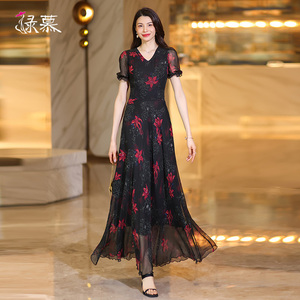 高级感轻奢连衣裙女夏2026新款高级感印花显瘦气质优雅减龄长裙