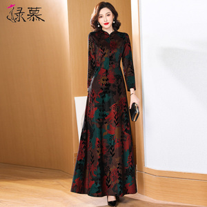时尚印花连衣裙2026春秋新款长袖收腰高级感优雅大摆长裙到脚踝