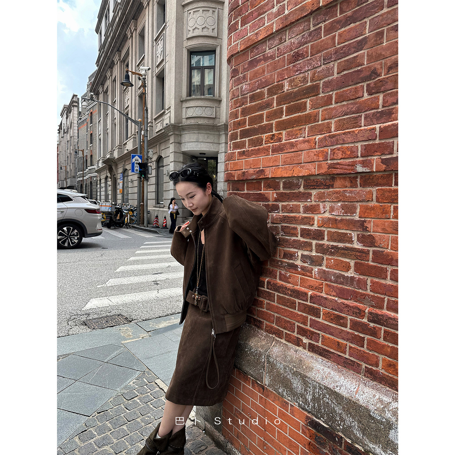 深棕色立领麂皮绒外套