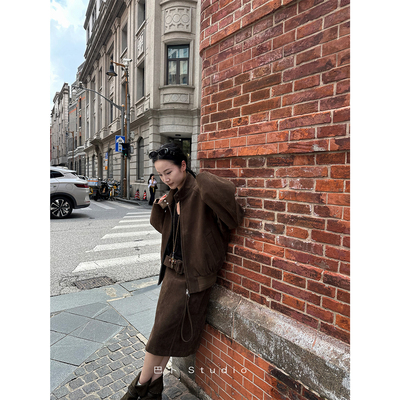 深棕色立领麂皮绒外套