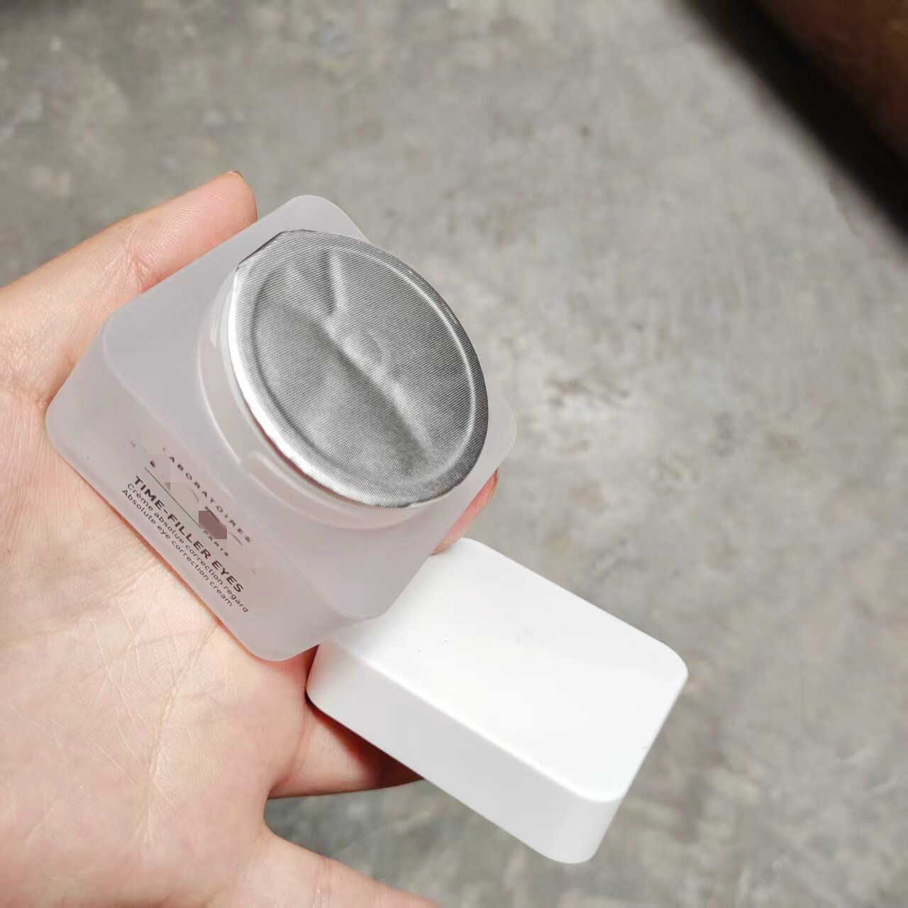 堪称眼部护理界全能 眼周纹路无处可逃 菲@家逆时光眼霜 紧致淡纹