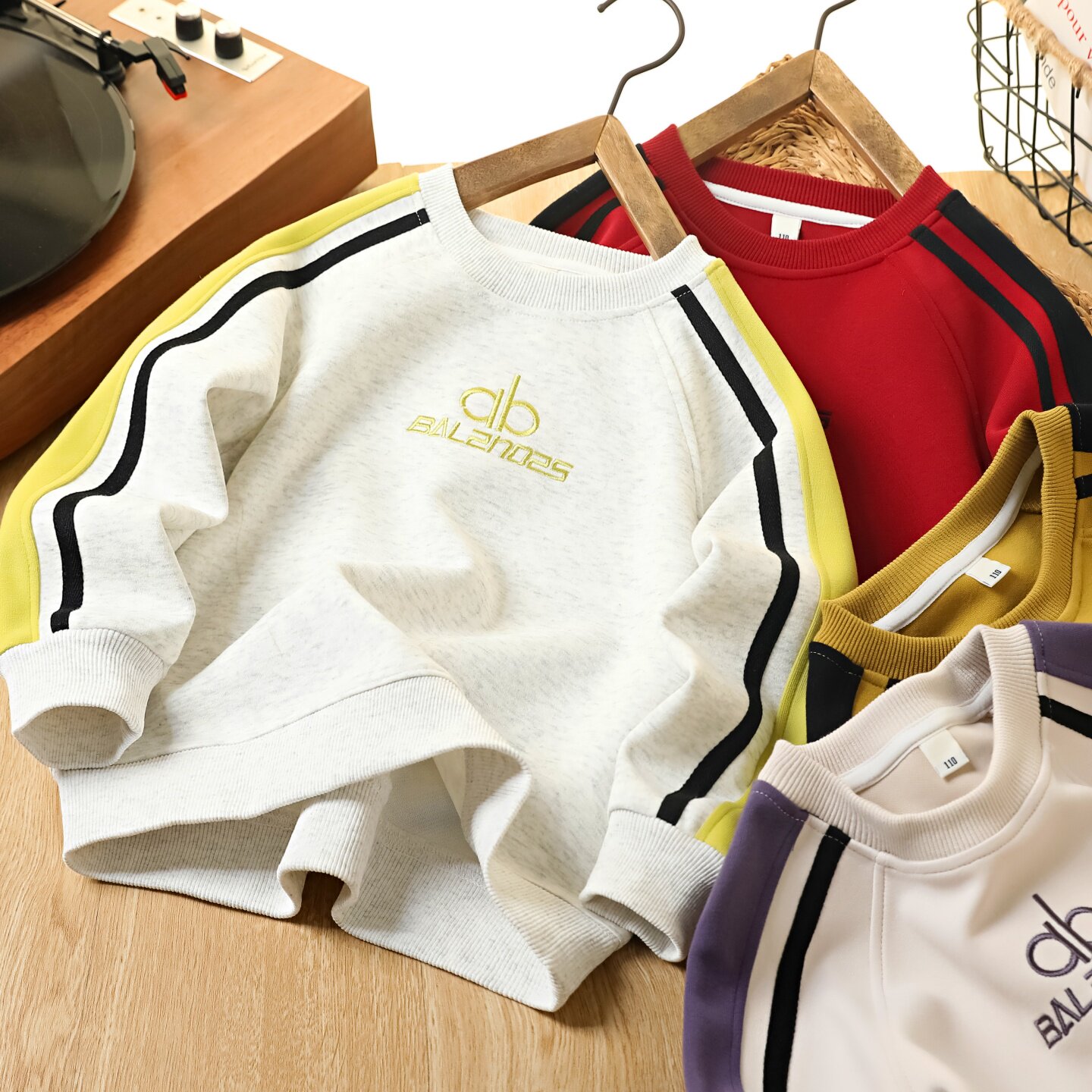 男童韩版拼色圆领卫衣2026春秋儿童宽松洋气上衣中大童休闲套头衫