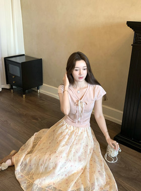 桃可了《丝带月光》淡粉v领蝴蝶结T恤收腰上衣刺绣印花中长款半裙