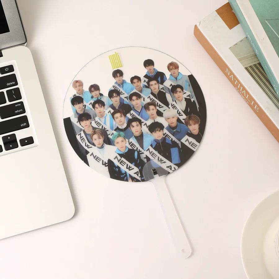 StrayKids Twice T*T NT ATeez поддерживает ту же модель вокруг PVC прозрачный вентилятор