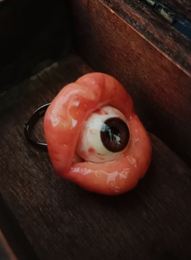 戒指小众暗黑嘴唇眼珠戒指 眼球戒指仿真人眼 钛钢材质戒圈