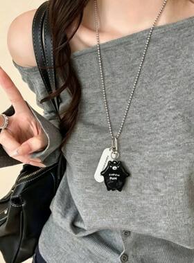 可爱卡通字母小猪挂坠小众简约卫衣链毛衣链钥匙扣钛钢长款项链女