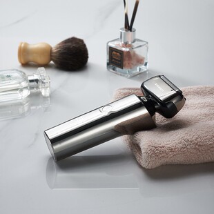 往复三刀头4D数显浮动触摸开关动剃须刀智能感应水洗刮胡刀ZOZEN