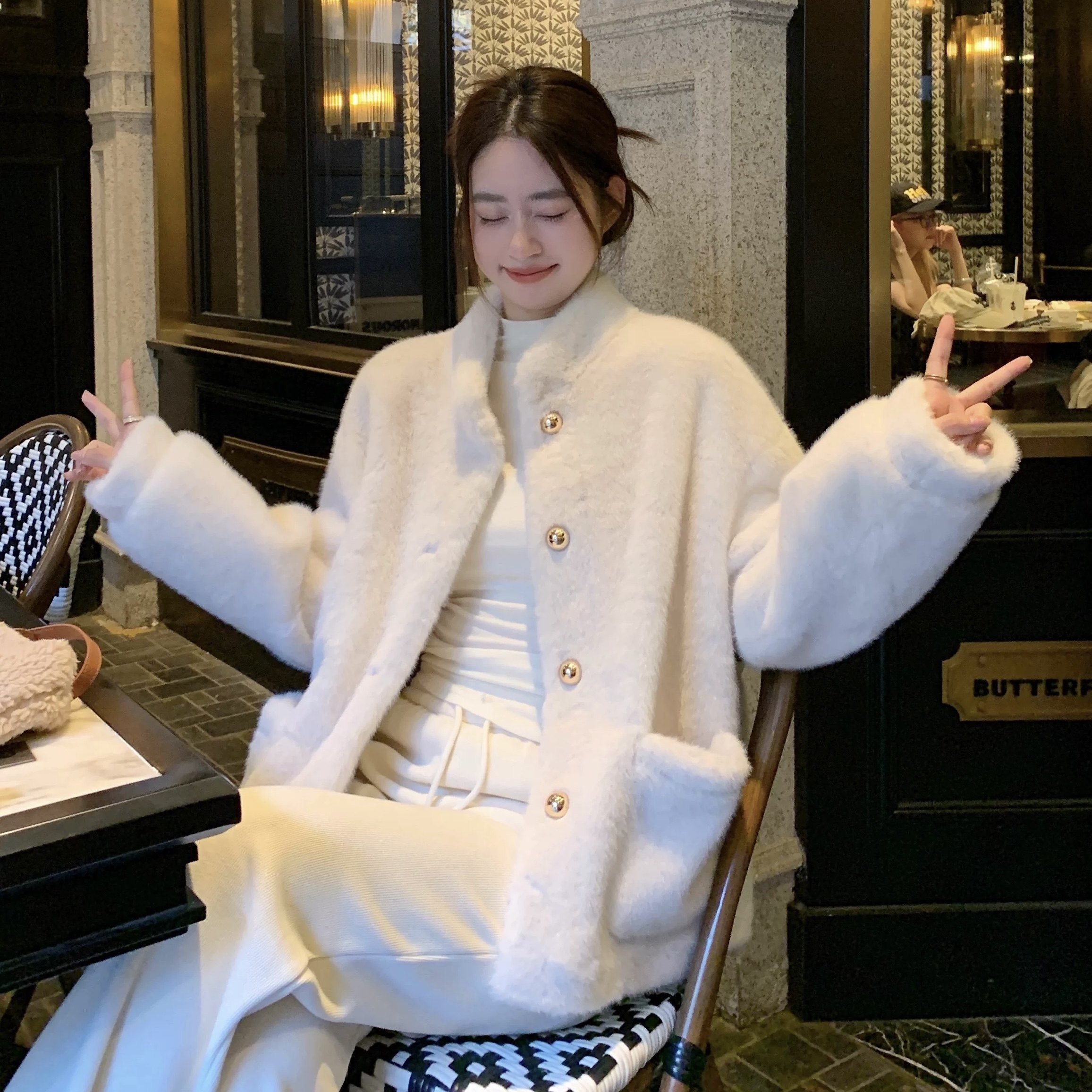 立领小香风仿水貂毛绒冬季环保皮草女2025新款高级感上衣兔毛外套