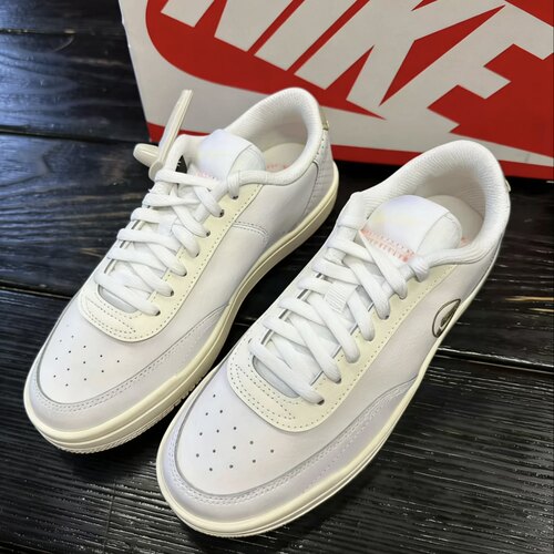 Nike Court Vintage Premium 低帮 板鞋 女款 白金DA0984-100