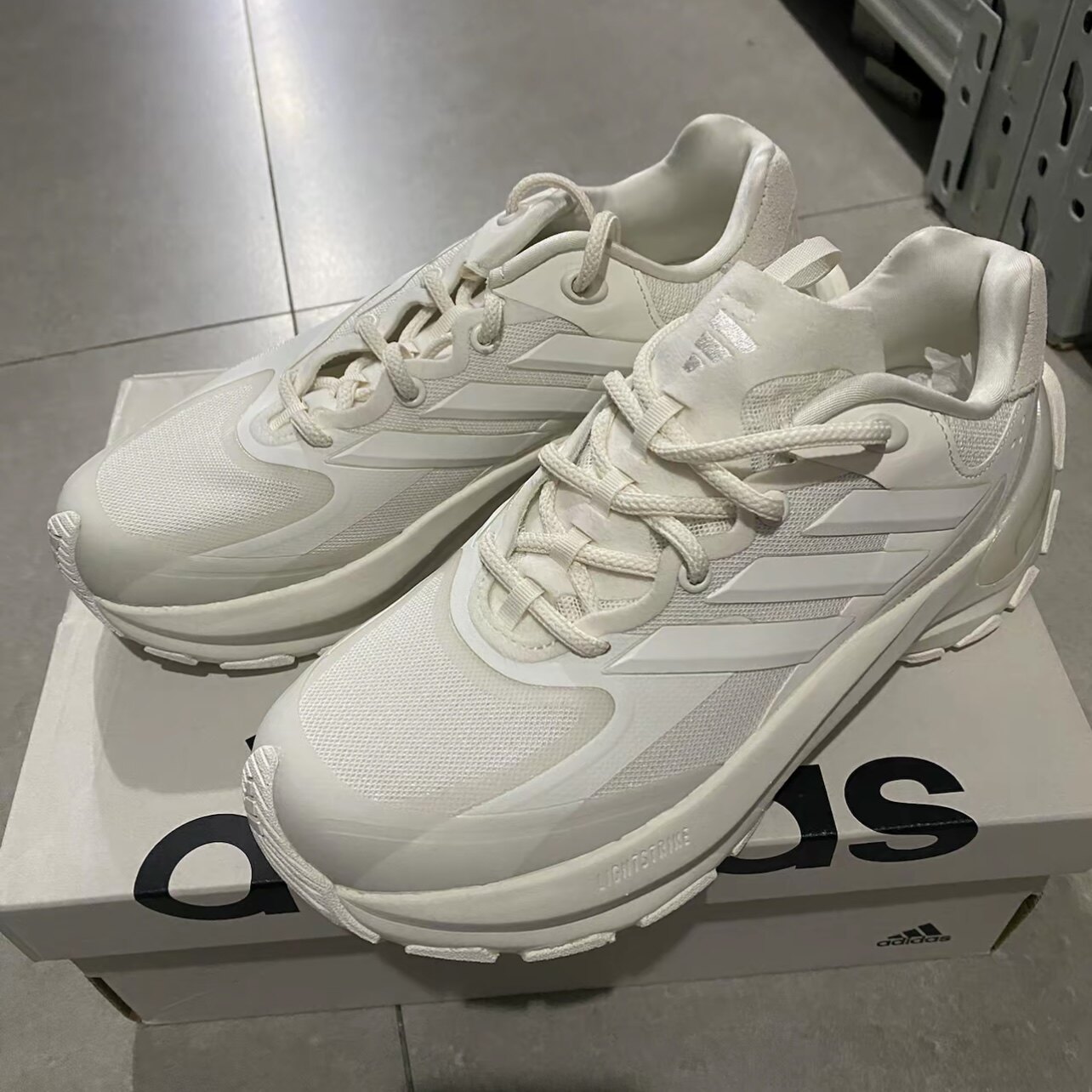 adidas Maxxwavy ADV 柔软 低帮 生活休闲鞋 男女同款 白色JH6276