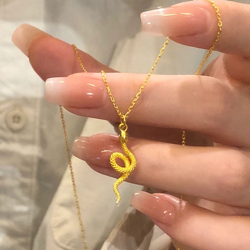 金色小灵蛇项链女精致轻奢简约小众个性锁骨链百搭高级感颈链新款