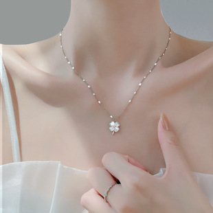 四叶草项链女2025年新款轻薄猫眼石小众设计感高级锁骨链简约颈链