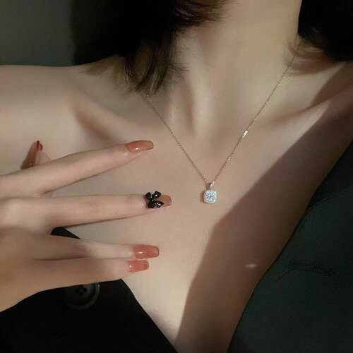 s925银满钻锆石方钻项链女小众设计感轻奢高级感冷淡风锁骨链礼物 - 封面
