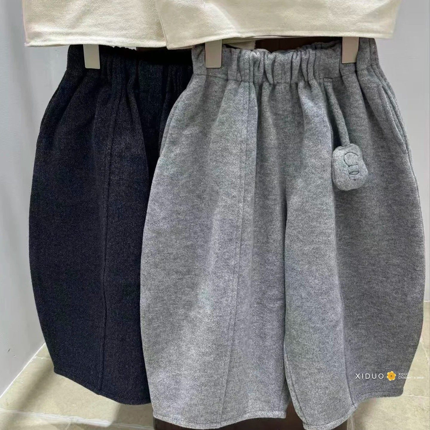 童装中小童呢子弯刀裤2025加绒男女童纯色宽松百搭舒适裤子长裤