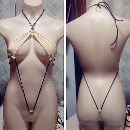 简约三点式比基尼泳衣赛高少女