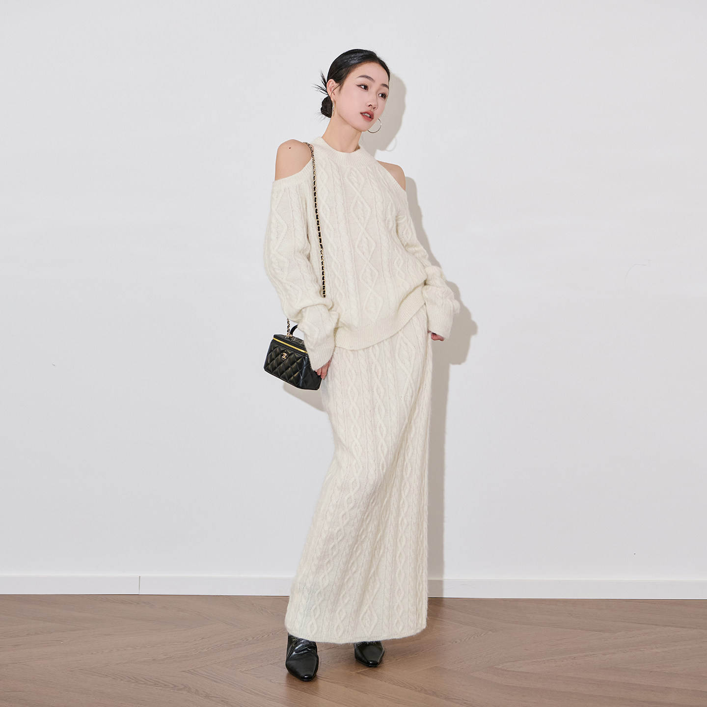 慵懒风设计感露肩针织毛衣套装女新款宽松麻花纹理两件套时尚套装