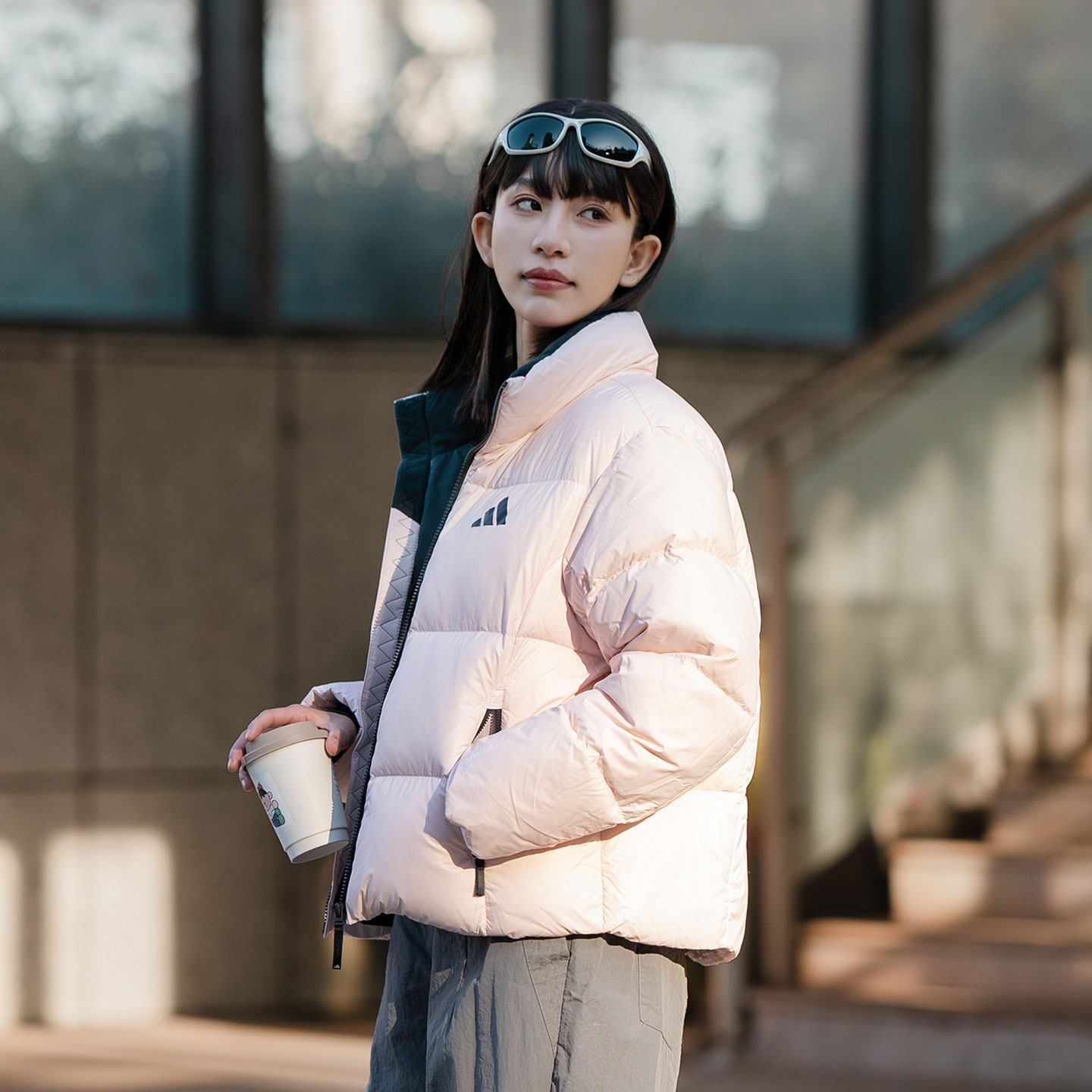 阿迪达斯短款立领羽绒服女2026冬季粉色宽松休闲运动防风保暖外套