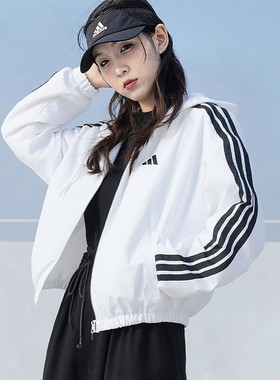 阿迪达斯外套女装2026春季跑步训练运动服白色梭织防风夹克JZ2161