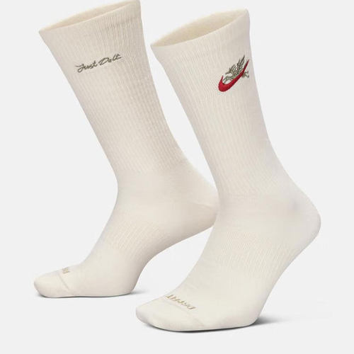 NIKE耐克长袜男女同款马年限定脱缰系列轻便速干运动健身袜IQ3433