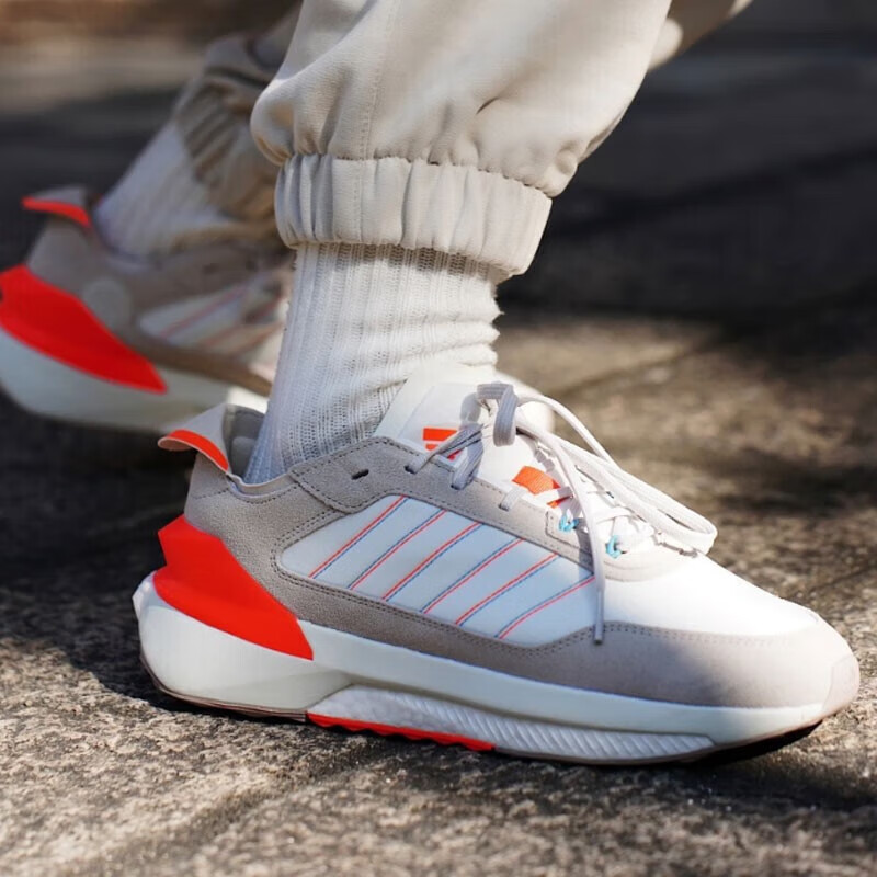 AVRYN 新年款跑步鞋