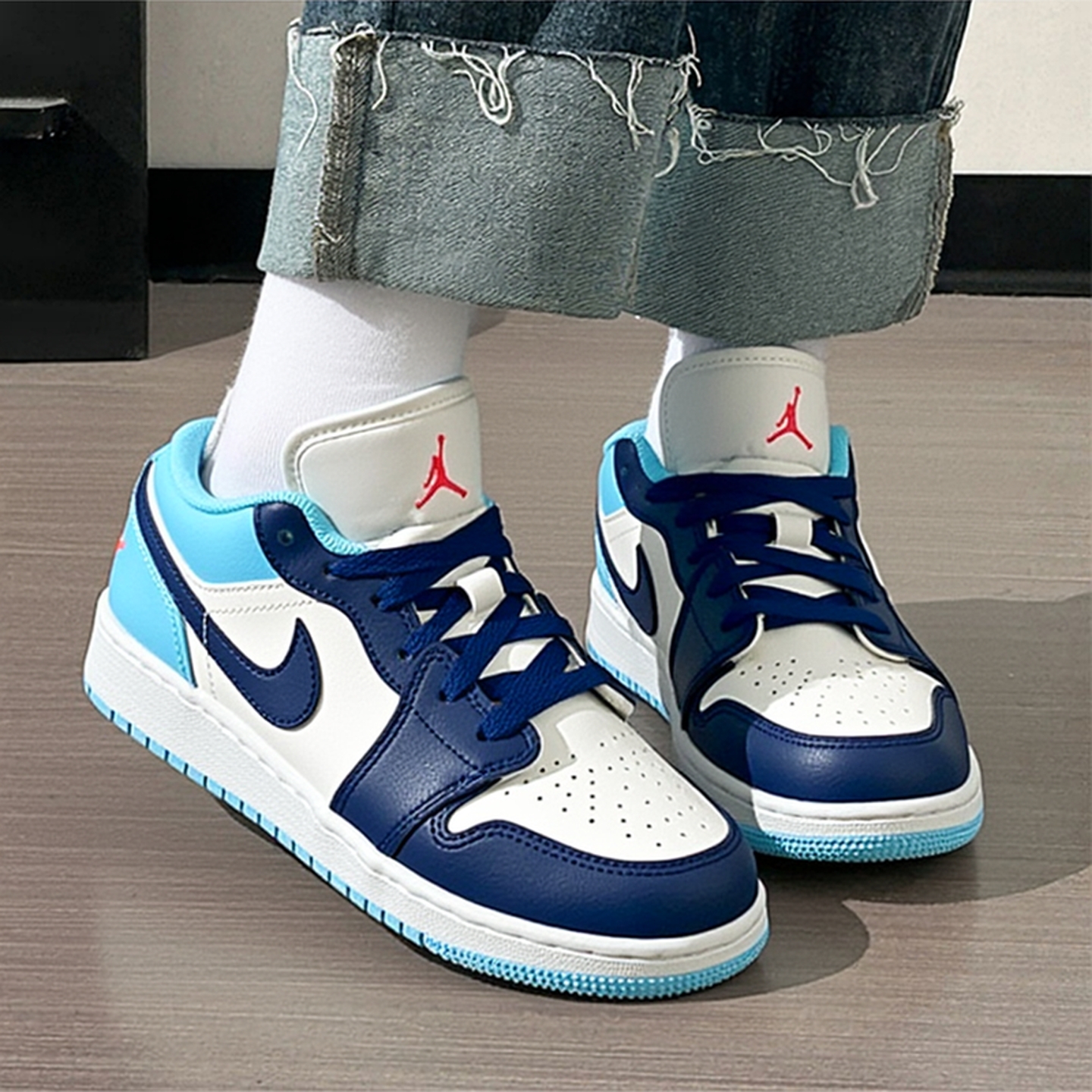 Jordan耐克女鞋AJ1低帮板鞋运动鞋25新款休闲鞋篮球鞋553560-149