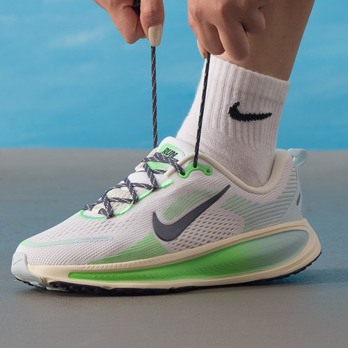 茵特|Nike耐克女鞋迈柔夏季VOMERO 18大童款公路缓震回弹跑步鞋