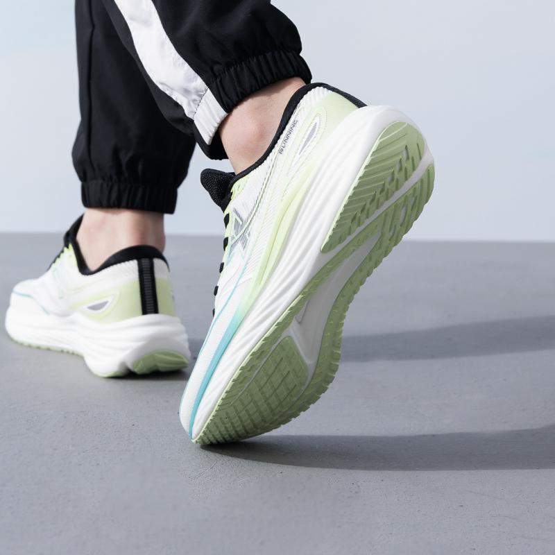 特步男鞋秋季新款运动鞋轻便透气耐磨缓震网面跑步鞋876219110056