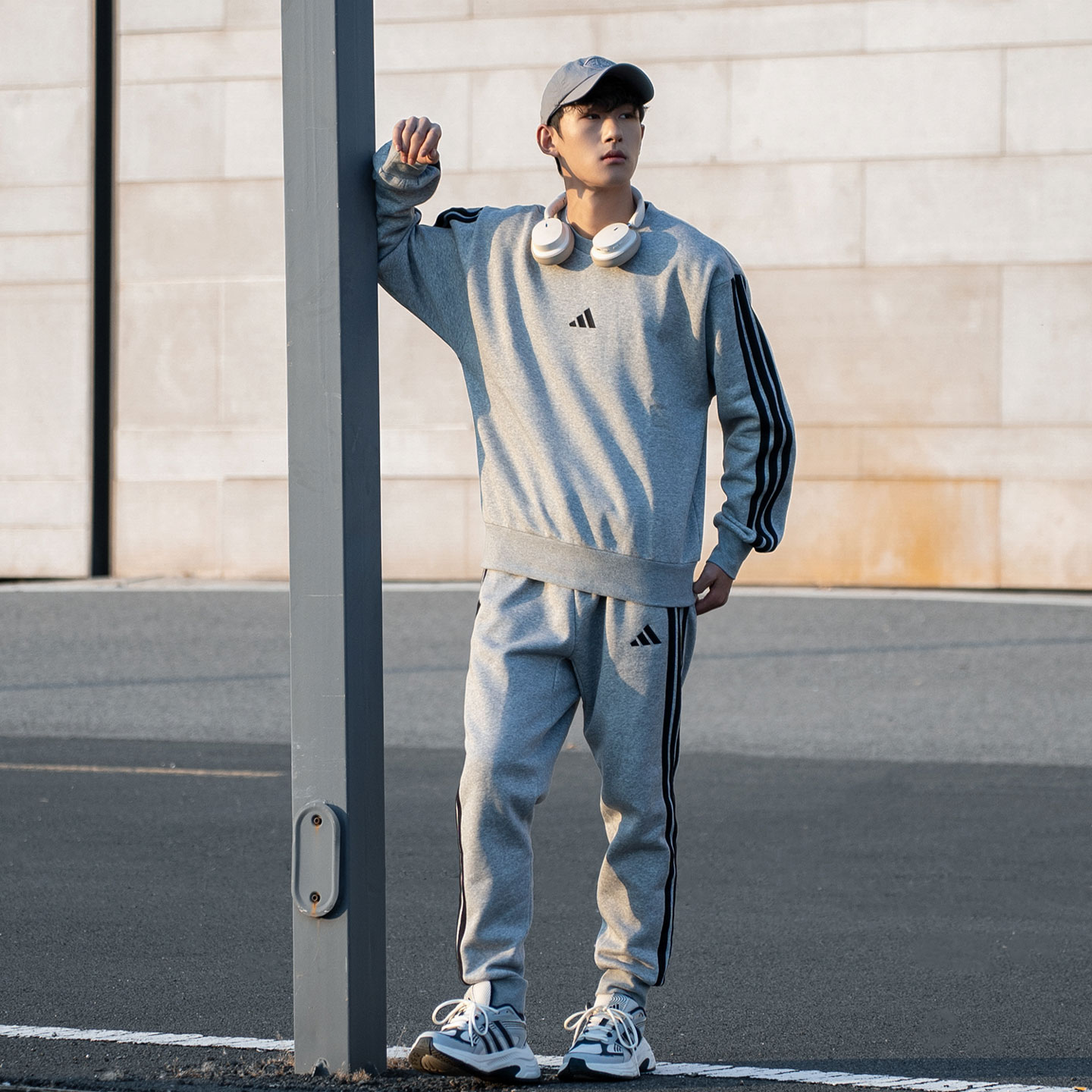 Adidas阿迪达斯加绒套装男士秋冬跑步训练健身运动服卫衣收口长裤