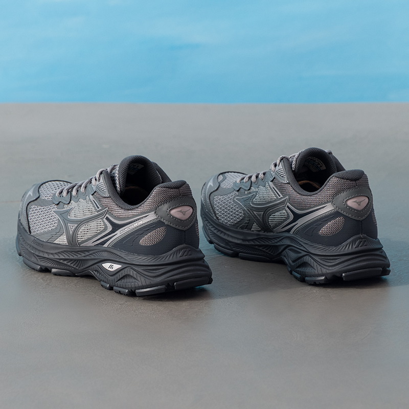 美津浓男鞋女鞋2025冬季新款复古老爹鞋休闲鞋运动跑步鞋RACER V2