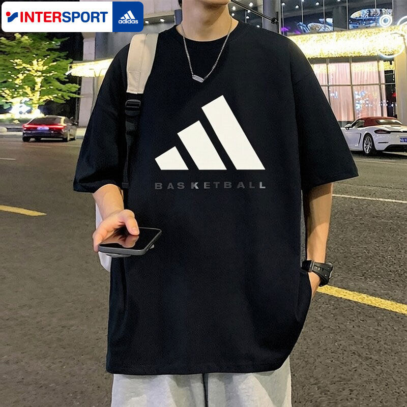 阿迪达斯短袖男装夏季新款篮球印花半袖上衣黑色圆领纯棉运动T恤