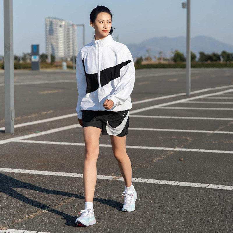 茵特|NIKE耐克跑步训练套装女装速干运动服外套宽松短裤两件套女