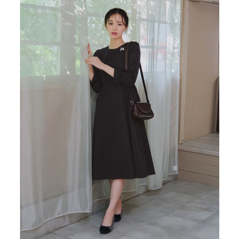 Tiaclasse可洗天鹅绒线条喇叭设计感时尚连衣裙女ONWARD