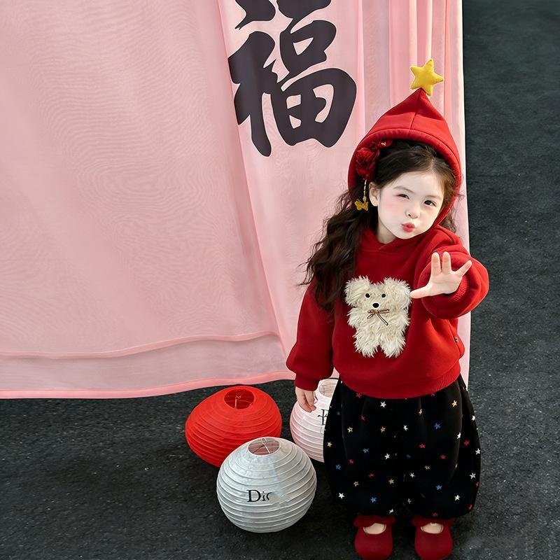2026新款童装加绒红色儿童卫衣女童休闲裤套装卡通连帽女孩过年服