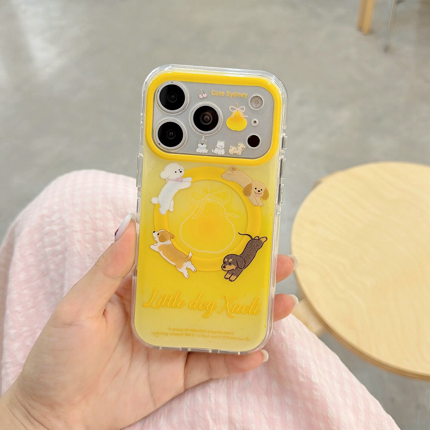 简约时尚新款黄色可爱卡通小狗图案iPhone17promax透明磁吸手机壳苹果16promax少女心防摔保护套i15创意支架