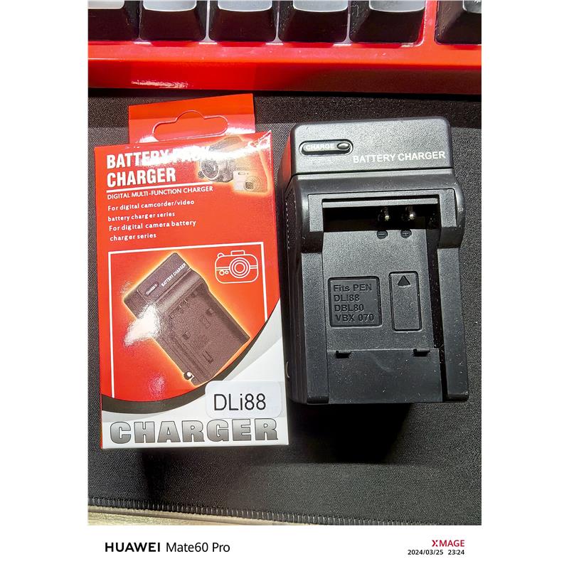 适用于Sanyo三洋DB-L80 L80 CG10 20 DLI88 机电池板座充电器