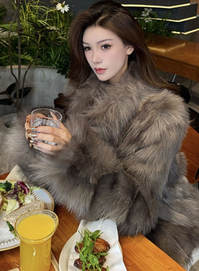 环保狐狸毛皮草女冬2025新款双色高级感气质短款加厚保暖毛毛外套