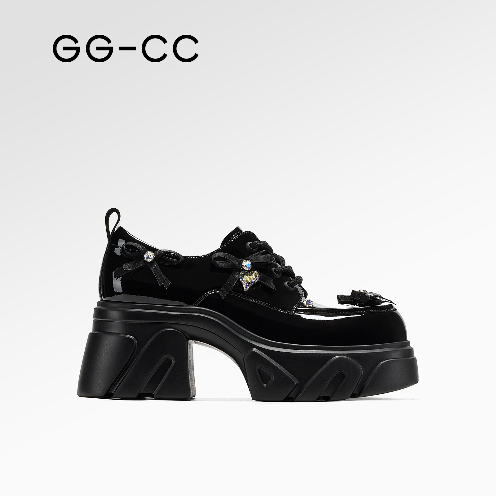 GGCC英伦风蝴蝶钻饰厚底乐福鞋