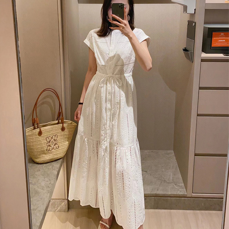 温柔系穿搭~气质轻熟风白色仙女裙长裙镂空勾花系带法式连衣裙子