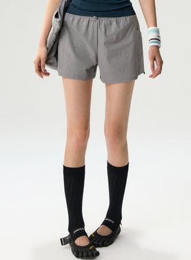 假两件运动短裤女士夏季速干瑜伽服羽毛球跑步普拉提上衣健身套装