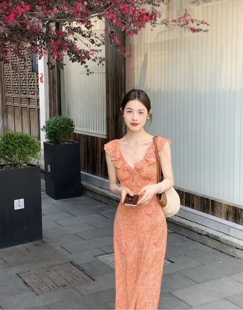 斜裁V领海边度假风碎花连衣裙女黑色气质收腰裙