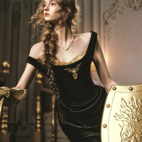 LaceMade 金鹰女神 26SS新春限定款法式宫廷黑金色丝绒年会礼服裙