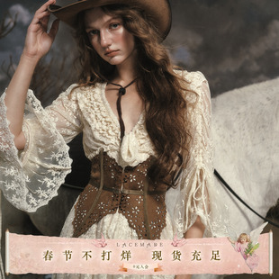 LaceMade 白马公主 法式复古重工蕾丝v领连衣裙麂皮鱼骨腰封套装