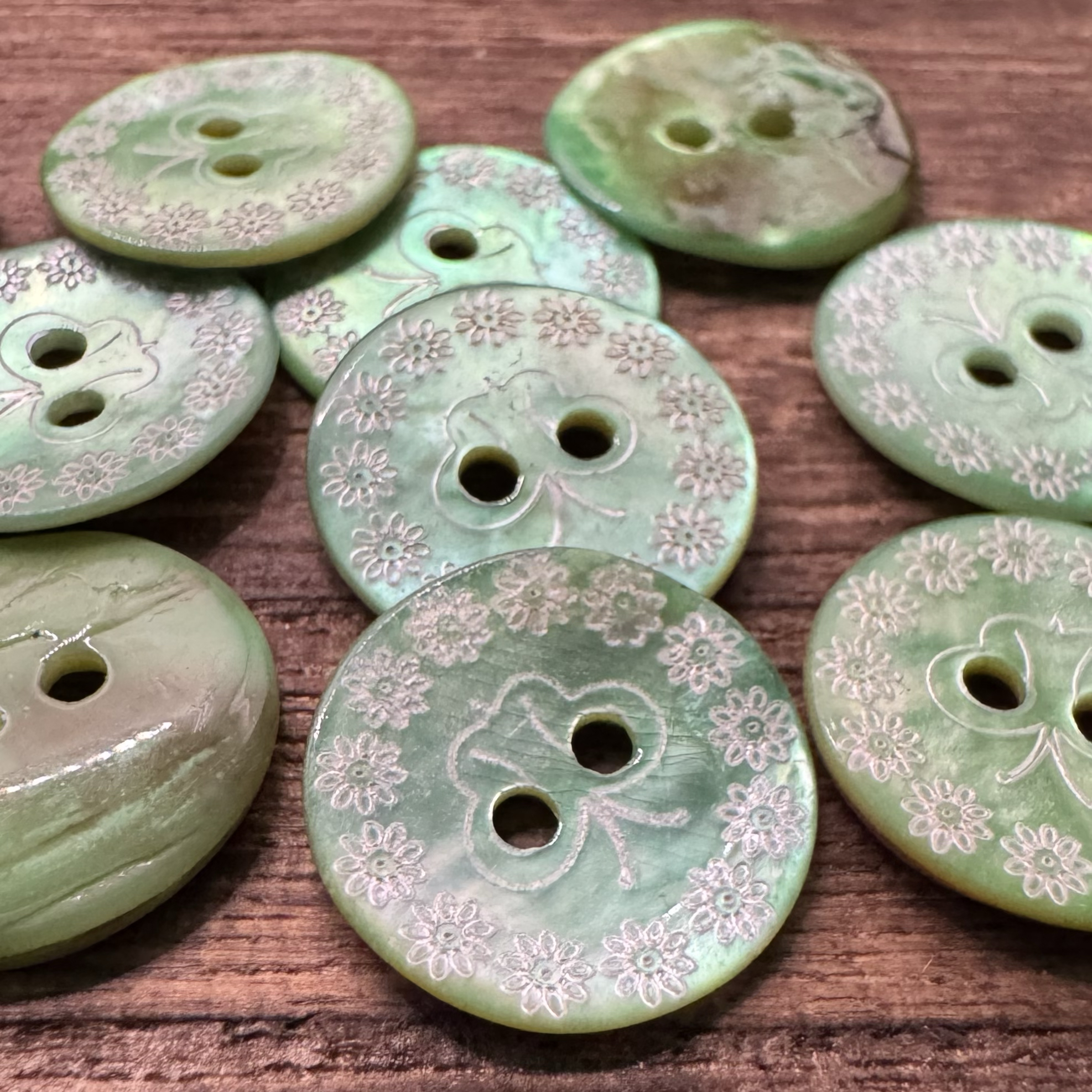 绿色蝴蝶纯天然马氏贝贝壳扣装饰衣服外套纽扣百搭圆形中国风扣子