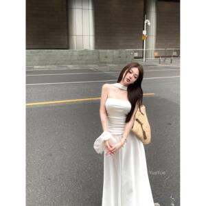 法2705白色挂脖抹胸连衣裙身女纯夏季褶皱修裙子欲收腰显式瘦a字