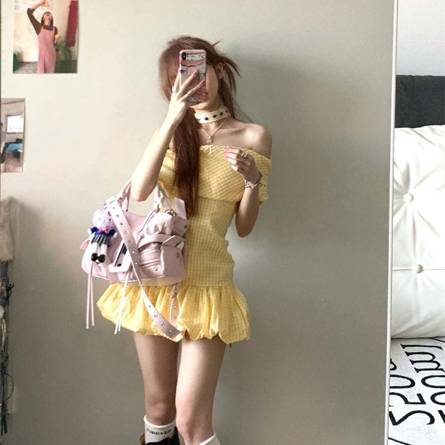 法式纯欲黄色格字肩抹胸连衣裙短女夏季高级感纹气质收腰PLJ花苞