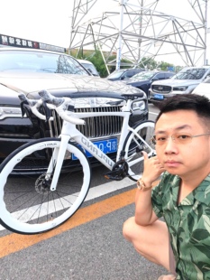25款UPLAND阿普兰r70碳纤维公路车105大套油碟碳轮碳把李思同款