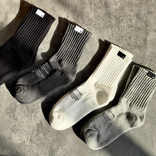 ARMORMADNESS日系复古中筒袜