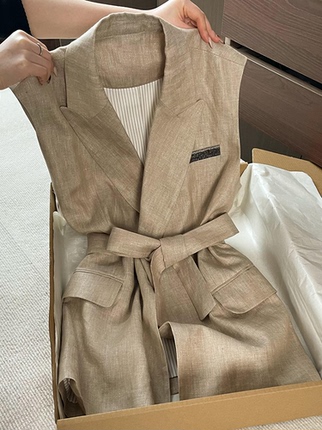 Oumaiya! Khaki Suit Collar Vest with Belt, Cotton and Linen Jacket, New Spring Design with Sequin Embellishments