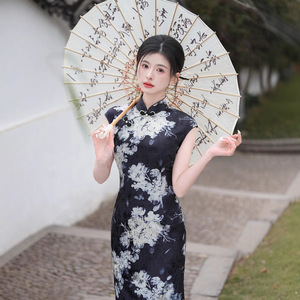 2026年春夏新款丝绒无袖气质修身复古民国风日常改良礼服年轻女装