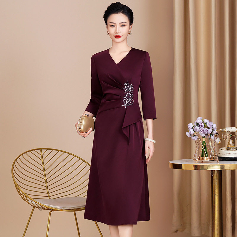 妈妈婚礼2026春装时尚连衣裙洋气丈母娘嫁女儿高档喜婆婆婚宴礼服